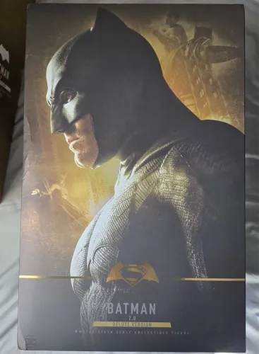 Hot toys batman vs superman 2.0 deluxe version