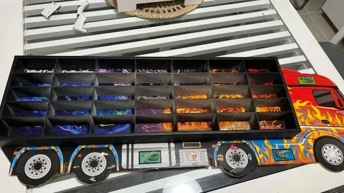 Expositor para Miniaturas Hot Wheels com 35 nichos