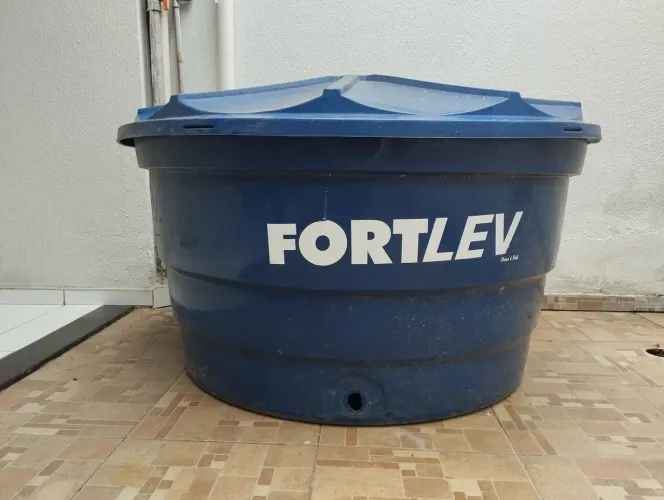 Caixa d'água FortLev 1000L - Semi nova