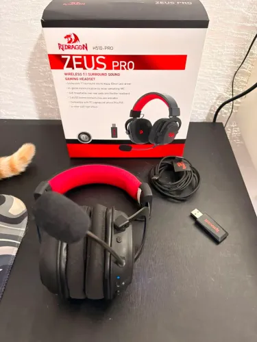 Headset Redragon Zeus Pro Sem fio 7.1