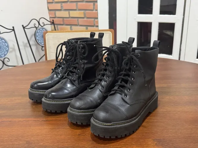 Coturno Verniz ou Sintético Preto