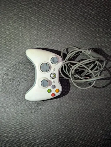 Controle para Xbox 360 com cabo de 3 metros funcionando todos os botões