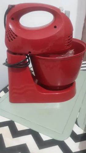 Batedeira Arno vermelha