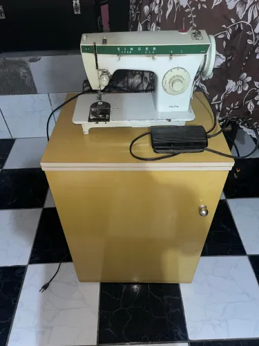 Máquina de costura zig zag completa
