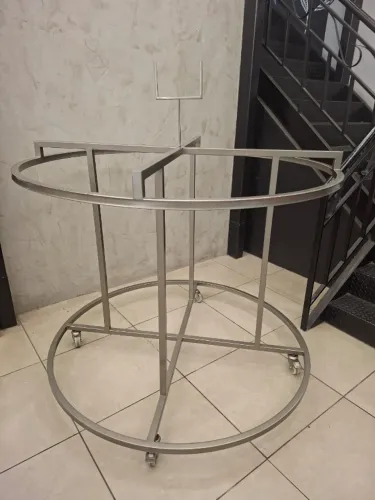 Arara de Roupa Giratória