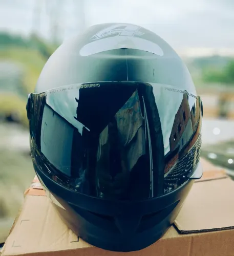 Capacete pro Tork Tam 60 com viseira fumê na cx