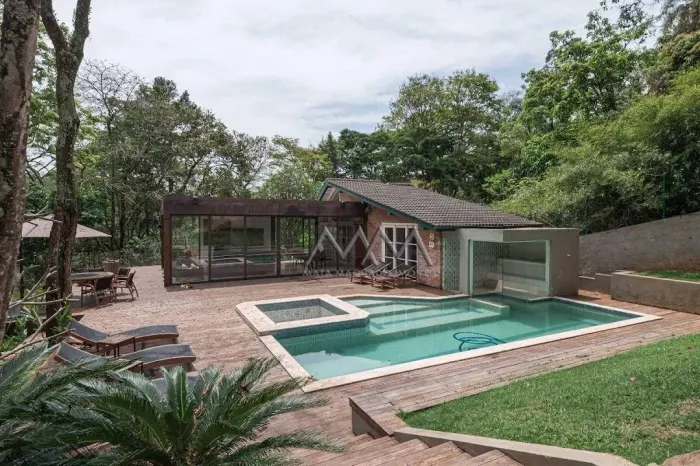 Casa à Venda no Condomínio Vila Del Rey | 700m² - 5 quartos