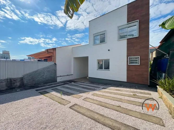 Casa 3 dormitórios sendo 1 súite localizada no Jardim Atlântico em Florianópolis