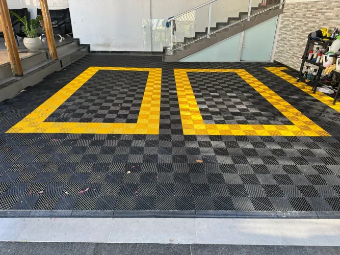 Piso para estética automotiva e carrinho auxiliar