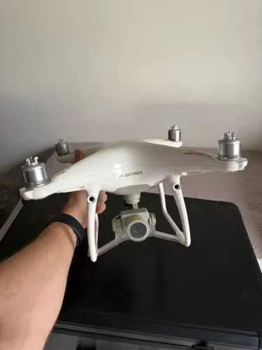DJI PHANTOM 4 PRO + 4 BATERIAS