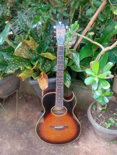 Violão Eagle - Elétrico, encordoamento de aço.