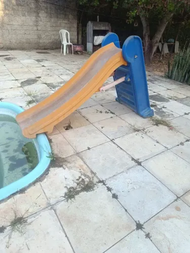 Escorregador infantil 