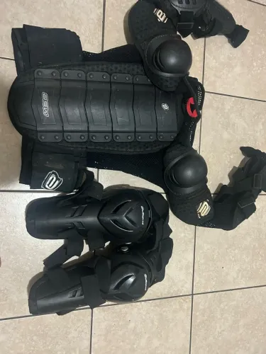 EQUIPAMENTO DE MOTOCROSS