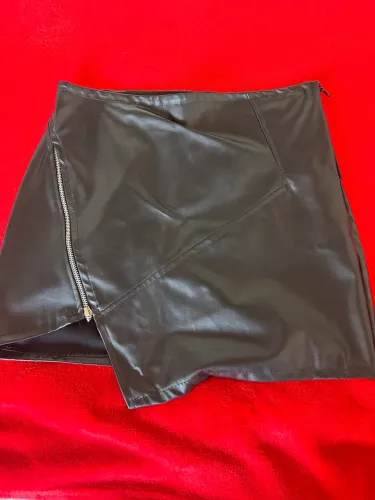 Saia de couro