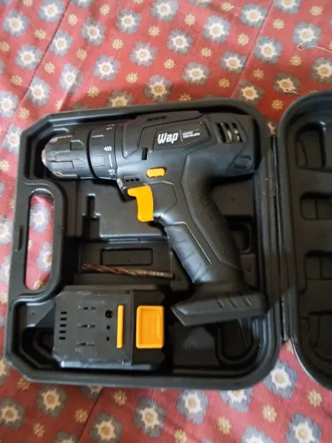 Parafusadeira e Furadeira WAP Black 12v