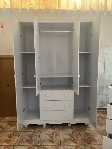 Guarda-Roupa + Cômoda Branca - R$ 650