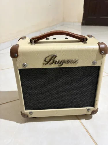 Amplificador Bugera BC15 pré-valvulado 15w