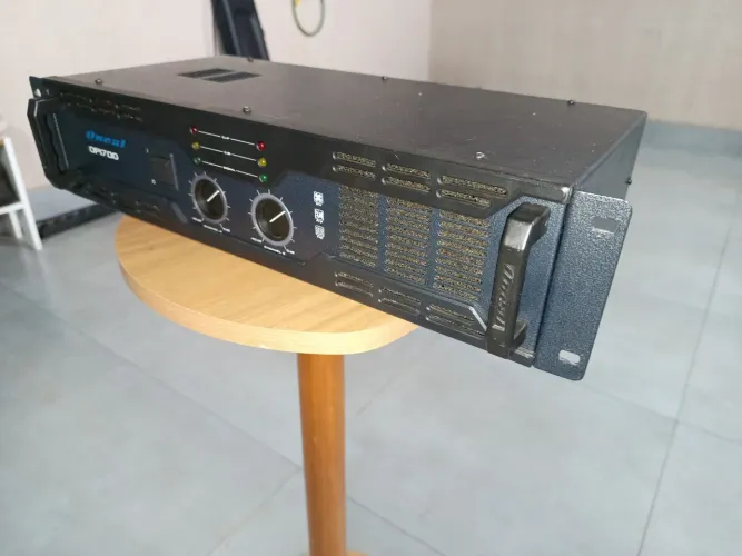 Vendo potência Oneal Op 1700. 