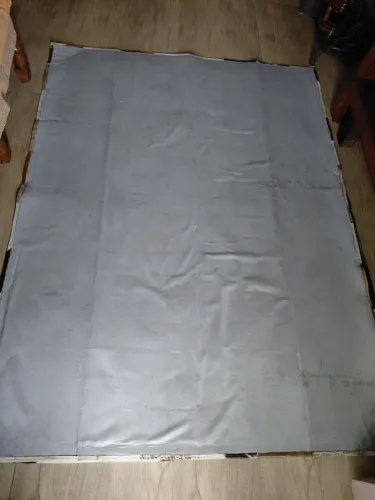 Lindo tapete de  couro  legítimo.  ideal para decoração  sua sala  tamanho  1.30por 2.