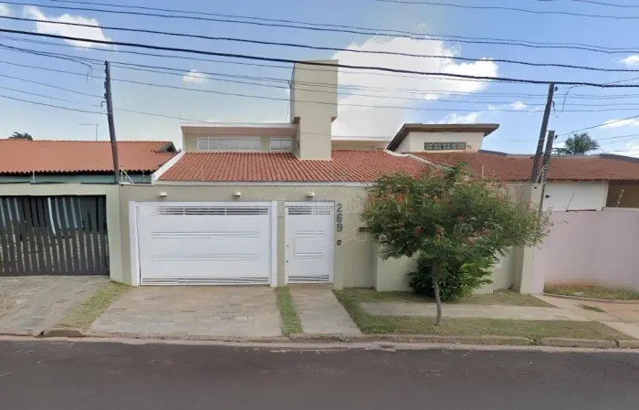 Venda de Casas / Padrão na cidade de Araraquara