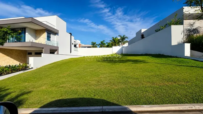 Terreno à Venda no Alphaville Nova Esplanada 4 | 473m² | Quadra Privilegiada | Condomínio
