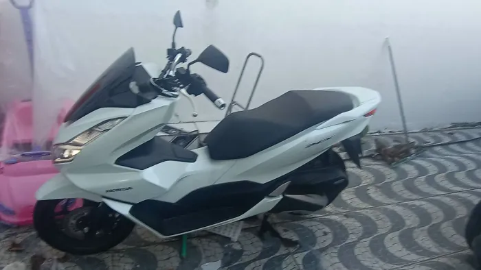 Moto PCX 160 ABS - Estado de Zero km - único Dono