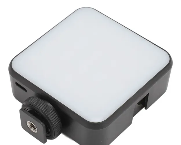 Recarregador de Pilha e Iluminador LED