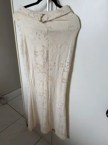 Saia bege estilo sereia