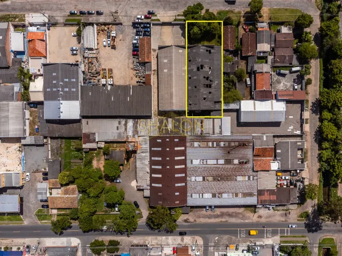 BARRACÃO / TERRENO LOCALIZADO EM REGIÃO DE SERVIÇOS NO BAIRRO BOQUEIRÃO