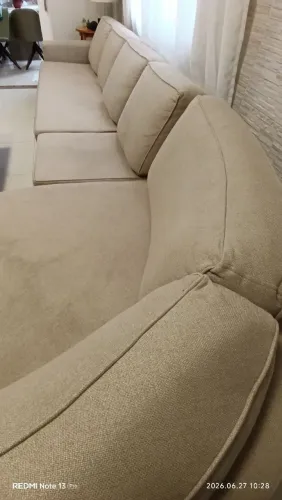 Sofá de 4 lugares com chese 