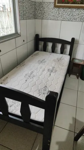 Cama de solteiro com colchão