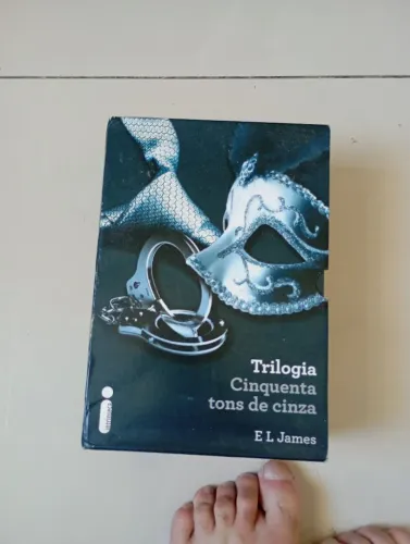 Livros Trilogia Cinquenta tons de cinza