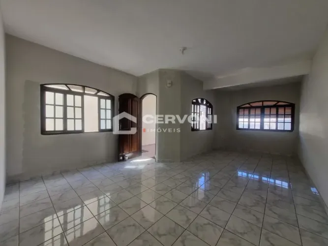 Casa para Locação no Jardim Ismênia Conforto, Espaço e Excelente Localização