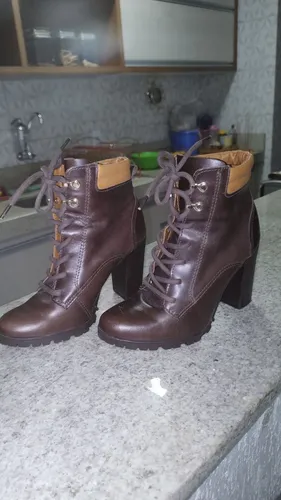 Bota Cravo e Canela 