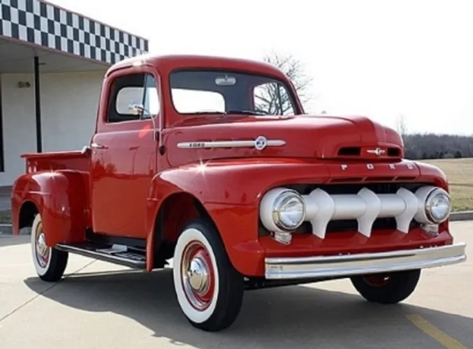 Caçamba modelo original Ford F1 (frente 3 dentinhos) + Paralamas em fibra de vidro