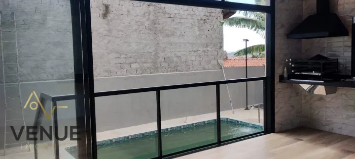 Casa a venda com piscina em Atibaia - SP