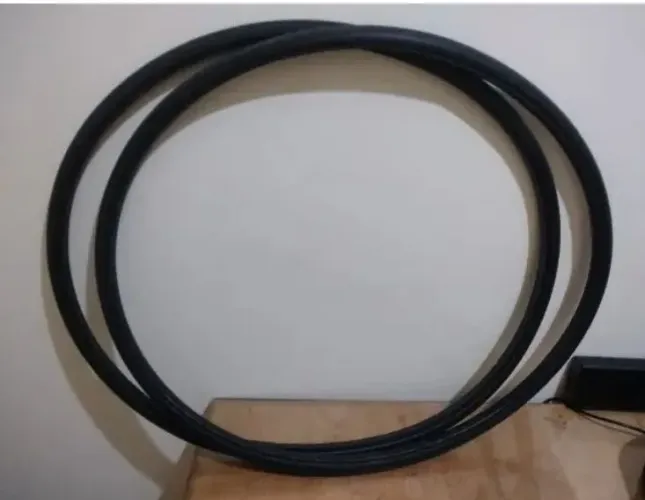 Par de pneus maciço 700x23 Aceito cartões de crédito sem juros