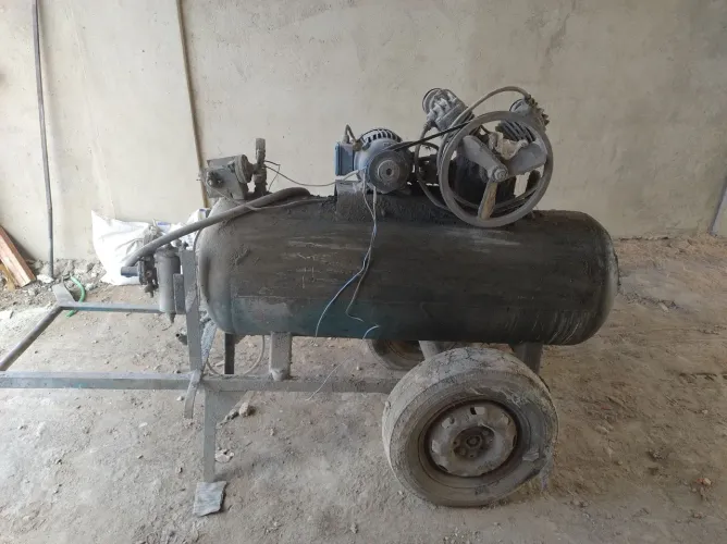 Compressor de Ar para oficina - Semi-Novo 80 pés