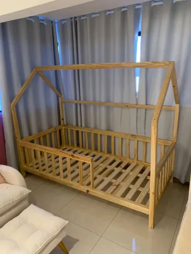Cama casinha solteiro montessoriana com verniz