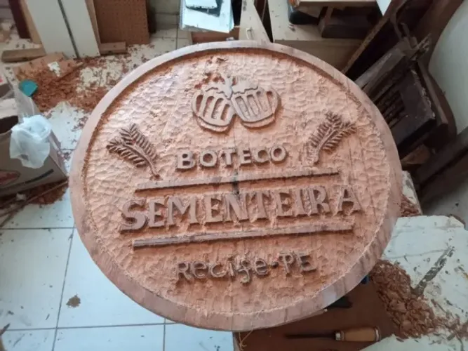 Madeira entalhamos personalizado