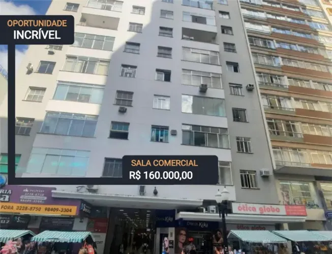 Sala no calção de Juiz de Fora, em frente ao Banco do Brasil