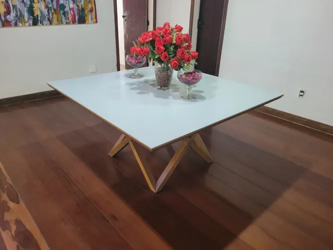 MESA JACAUNA  SEM USO 1,50x1,50 LINDA