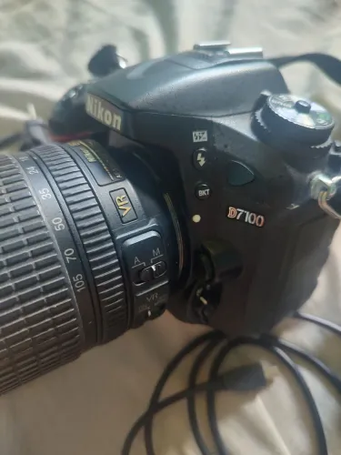 Câmera Fotográfica Nikon D7100 + Nikon Speedlight SB-600 + Lente Nikon DX 18-105mm