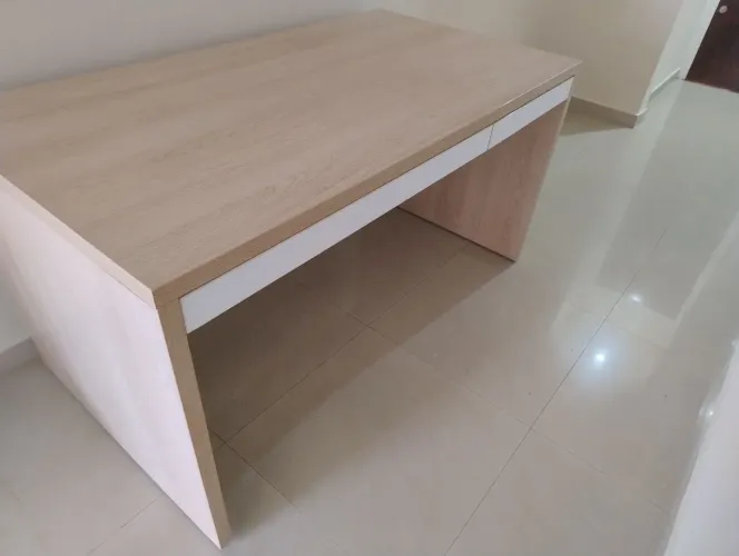 Mesa Boss de escritório da Tok Stok novinha.