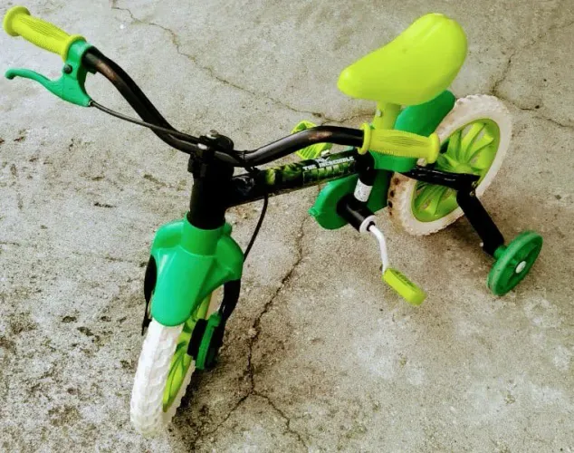 Bicicleta aro 12 infantil hulk