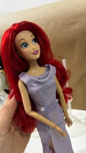 Boneca Ariel Disney original vestido prata 