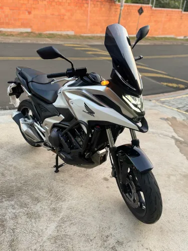 Nc 750x DCT 2023 único dono