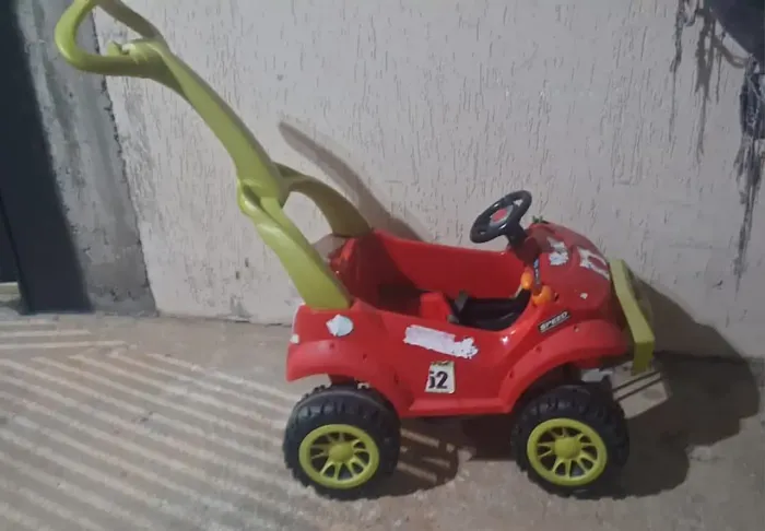 Vendo Carrinho de Empurrar em Excelente Estado