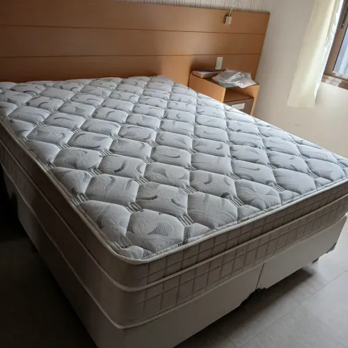 Colchões Queen Size + bases 1550,00..entrega Gratis para Curitiba!