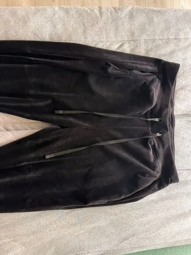 Calça de veludo preta tam M